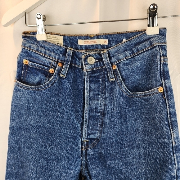 Levi's Wedgie Straight jeans size 25 in EUC - Picture 6 of 10